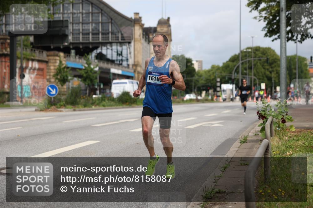 29.06.2025 - hella hamburg halbmarathon Yannick Fuchs http://msf.ph/oto/8158087 29.06.2025 10:18:53 20KM 5301, 6699, 7834, 9385, 9447, 16169, 17771, 19078 meine-sportfotos.de
