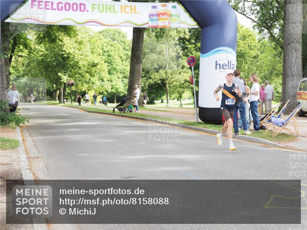 29.06.2025 - hella hamburg halbmarathon MichiJ http://msf.ph/oto/8158088 29.06.2025 10:08:22 Zwischen KM18-KM19 4116 meine-sportfotos.de
