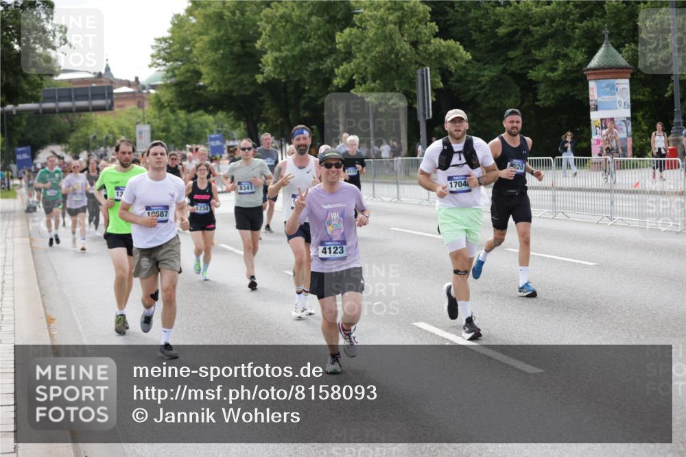 29.06.2025 - hella hamburg halbmarathon Jannik Wohlers http://msf.ph/oto/8158093 29.06.2025 10:18:03 Lombardsbrücke 1234, 1820, 2335, 2703, 3202, 3321, 3482, 4123, 4383, 4710, 4738, 5909, 6332, 6533, 7160, 7454, 8341, 9222, 9505, 9586, 9658, 9748, 9834, 10172, 10659, 10687, 12541, 12548, 12552, 12703, 12847, 13193, 13341, 13370, 13933, 14023, 14332, 14770, 15393, 15436, 16209, 16451, 16828, 16833, 17048, 17283, 17876, 18145, 18677, 18697, 18807, 18825 meine-sportfotos.de