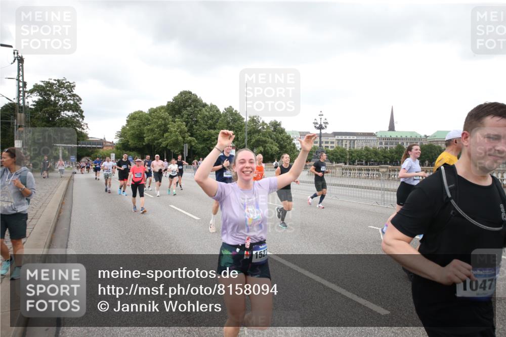 29.06.2025 - hella hamburg halbmarathon Jannik Wohlers http://msf.ph/oto/8158094 29.06.2025 10:54:25 Lombardsbrücke 1198, 2084, 2566, 2632, 3002, 4191, 4192, 5392, 5500, 5727, 5882, 6839, 6982, 8012, 8186, 9521, 9596, 10331, 10471, 11033, 11226, 11287, 11567, 11569, 12240, 12268, 12270, 13272, 13283, 13826, 13944, 13945, 13979, 13980, 14409, 14752, 15029, 15271, 15553, 15687, 16019, 16443, 16637, 18168, 18372, 19111 meine-sportfotos.de