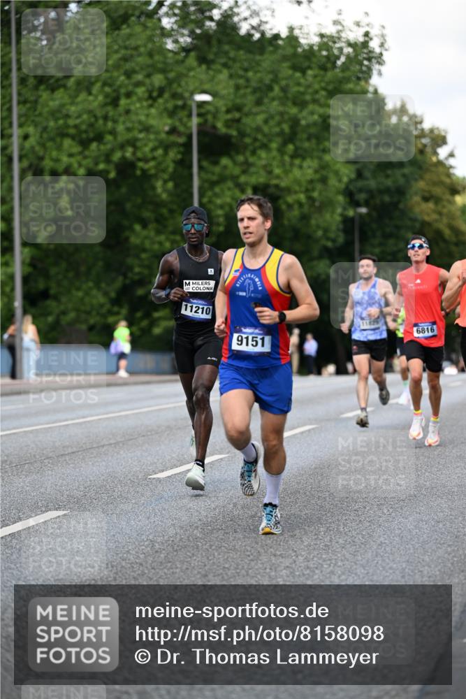 29.06.2025 - hella hamburg halbmarathon Dr. Thomas Lammeyer http://msf.ph/oto/8158098 29.06.2025 09:43:38 Kennedybrücke 5253, 6816, 9151, 9447, 9475 meine-sportfotos.de