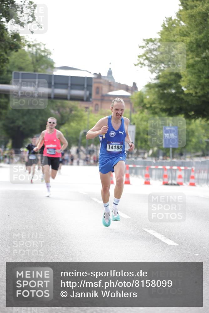 29.06.2025 - hella hamburg halbmarathon Jannik Wohlers http://msf.ph/oto/8158099 29.06.2025 09:38:47 Lombardsbrücke 14188, 16529 meine-sportfotos.de