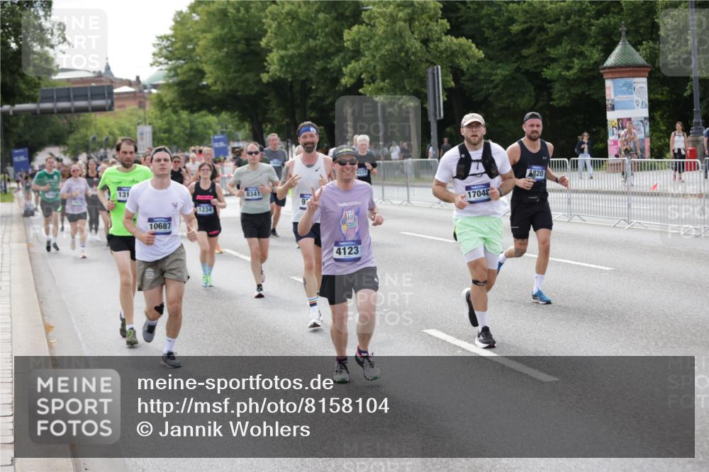 29.06.2025 - hella hamburg halbmarathon Jannik Wohlers http://msf.ph/oto/8158104 29.06.2025 10:18:03 Lombardsbrücke 1234, 1820, 2335, 2703, 3202, 3321, 3482, 4123, 4383, 4710, 4738, 5909, 6332, 6533, 7160, 7454, 8341, 9222, 9505, 9586, 9658, 9748, 9834, 10172, 10659, 10687, 12541, 12548, 12552, 12703, 12847, 13193, 13341, 13370, 13933, 14023, 14332, 14770, 15393, 15436, 16209, 16451, 16828, 16833, 17048, 17283, 17876, 18145, 18677, 18697, 18807, 18825 meine-sportfotos.de