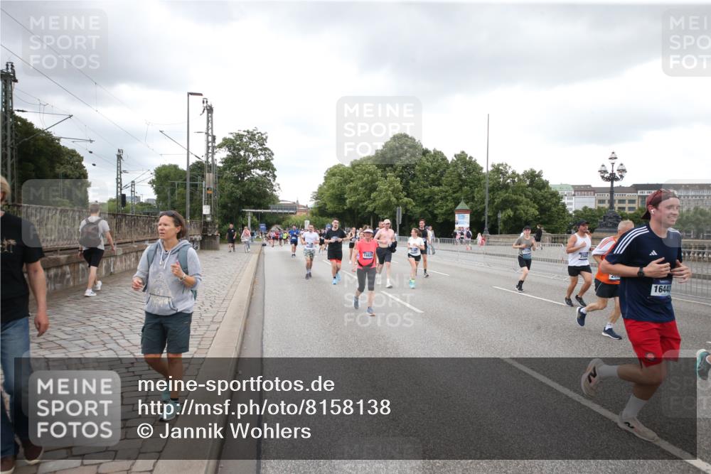 29.06.2025 - hella hamburg halbmarathon Jannik Wohlers http://msf.ph/oto/8158138 29.06.2025 10:54:26 Lombardsbrücke 1198, 2084, 2566, 2632, 3002, 4191, 4192, 5392, 5500, 5727, 5882, 6839, 6982, 8012, 8186, 9521, 9596, 10109, 10331, 10471, 11033, 11226, 11287, 12240, 12268, 12270, 13272, 13283, 13826, 13944, 13945, 13979, 13980, 14752, 15029, 15271, 15553, 15687, 16019, 16443, 16637, 18168, 18372, 19111 meine-sportfotos.de