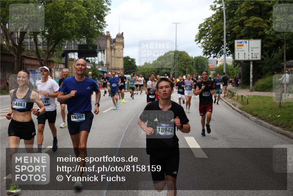 29.06.2025 - hella hamburg halbmarathon Yannick Fuchs http://msf.ph/oto/8158159 29.06.2025 10:38:33 20KM 1220, 1391, 1415, 1558, 1902, 2365, 2402, 2816, 3004, 3021, 3907, 4310, 4425, 4981, 4991, 4999, 5231, 5275, 5476, 5624, 5884, 6490, 6705, 6903, 6991, 7005, 7191, 7322, 8063, 8145, 8218, 8722, 8900, 9081, 9159, 9374, 9444, 9633, 10193, 10596, 10669, 10930, 11346, 11469, 12554, 12966, 13421, 13996, 14667, 14798, 14861, 15185, 15225, 15233, 15280, 15512, 15862, 16062, 16224, 16301, 16316, 16506, 16547, 16549, 16893, 17251, 17376, 17729, 17748, 17912, 18942 meine-sportfotos.de