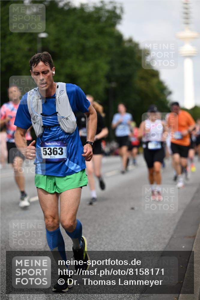 29.06.2025 - hella hamburg halbmarathon Dr. Thomas Lammeyer http://msf.ph/oto/8158171 29.06.2025 10:08:21 Kennedybrücke 1032, 1161, 1355, 1367, 1377, 1674, 2277, 2979, 3413, 3488, 4488, 4951, 5058, 5354, 5363, 5365, 5976, 6142, 6706, 6709, 7485, 8177, 8421, 9526, 10756 meine-sportfotos.de