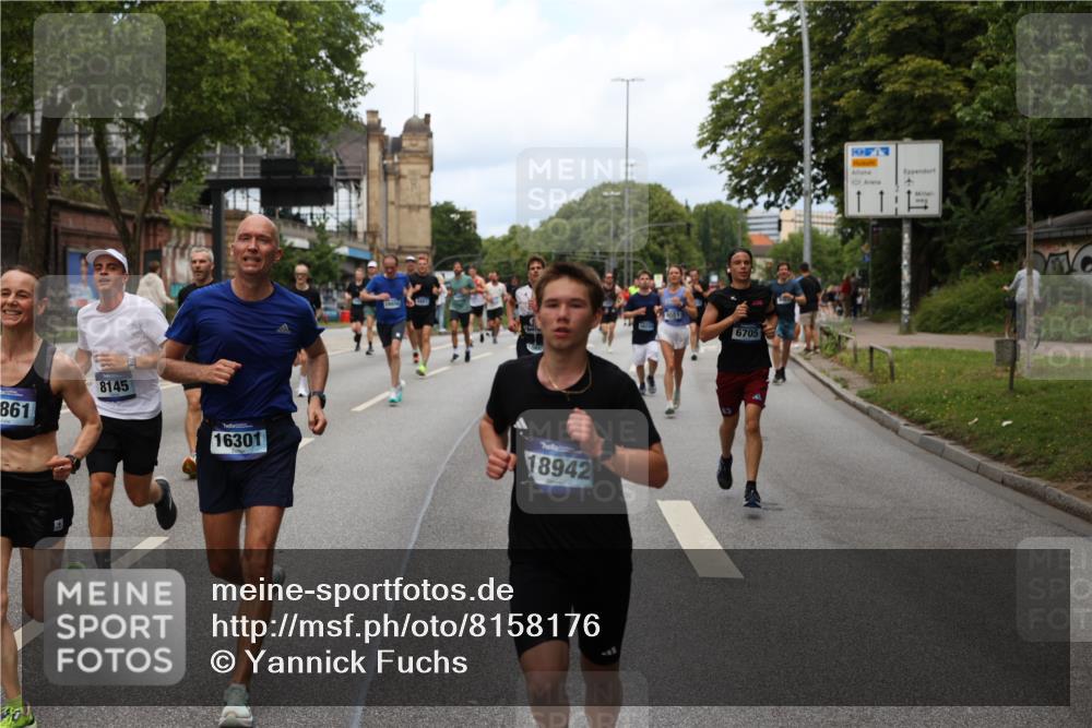 29.06.2025 - hella hamburg halbmarathon Yannick Fuchs http://msf.ph/oto/8158176 29.06.2025 10:38:33 20KM 1220, 1391, 1415, 1558, 1902, 2365, 2402, 2816, 3004, 3021, 3907, 4310, 4425, 4981, 4991, 4999, 5231, 5275, 5476, 5624, 5884, 6490, 6705, 6903, 6991, 7005, 7191, 7322, 8063, 8145, 8218, 8722, 8900, 9081, 9159, 9374, 9444, 9633, 10193, 10596, 10669, 10930, 11346, 11469, 12554, 12966, 13421, 13996, 14667, 14798, 14861, 15185, 15225, 15233, 15280, 15512, 15862, 16062, 16224, 16301, 16316, 16506, 16547, 16549, 16893, 17251, 17376, 17729, 17748, 17912, 18942 meine-sportfotos.de