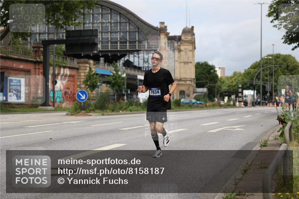 29.06.2025 - hella hamburg halbmarathon Yannick Fuchs http://msf.ph/oto/8158187 29.06.2025 10:18:58 20KM 5301, 6699, 7834, 9385, 9447, 10780, 13440, 16169, 19078 meine-sportfotos.de