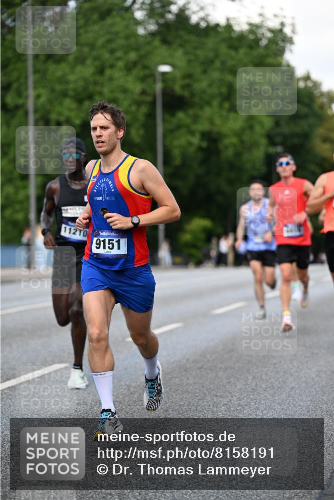 29.06.2025 - hella hamburg halbmarathon Dr. Thomas Lammeyer http://msf.ph/oto/8158191 29.06.2025 09:43:39 Kennedybrücke 5253, 6816, 9151, 9447, 9475 meine-sportfotos.de