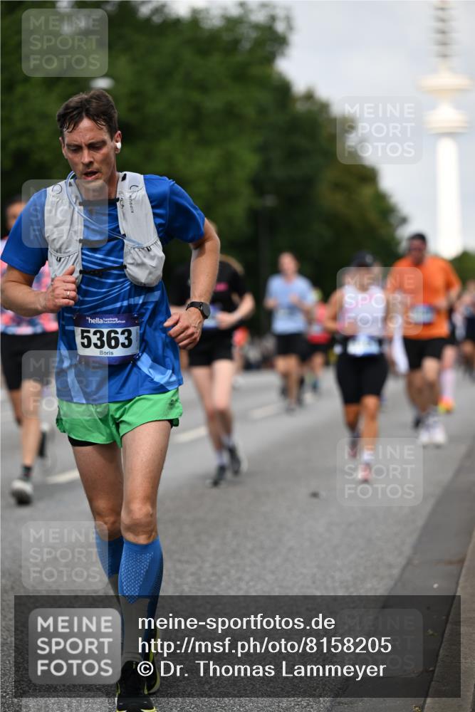 29.06.2025 - hella hamburg halbmarathon Dr. Thomas Lammeyer http://msf.ph/oto/8158205 29.06.2025 10:08:21 Kennedybrücke 1032, 1161, 1355, 1367, 1377, 1674, 2277, 2979, 3413, 3488, 4488, 4951, 5058, 5354, 5363, 5365, 5976, 6142, 6706, 6709, 7485, 8177, 8421, 9526, 10756 meine-sportfotos.de