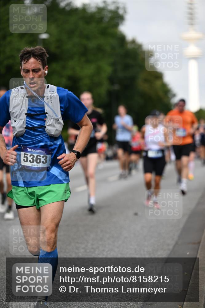 29.06.2025 - hella hamburg halbmarathon Dr. Thomas Lammeyer http://msf.ph/oto/8158215 29.06.2025 10:08:21 Kennedybrücke 1032, 1161, 1355, 1367, 1377, 1674, 2277, 2979, 3413, 3488, 4488, 4951, 5058, 5354, 5363, 5365, 5976, 6142, 6706, 6709, 7485, 8177, 8421, 9526, 10756 meine-sportfotos.de