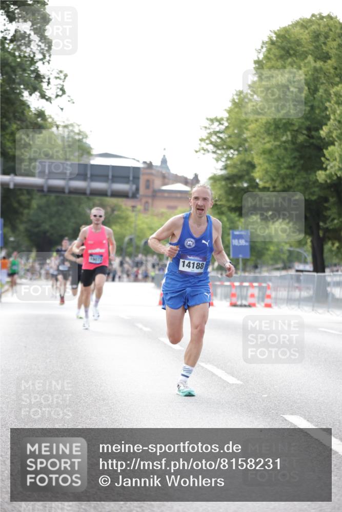 29.06.2025 - hella hamburg halbmarathon Jannik Wohlers http://msf.ph/oto/8158231 29.06.2025 09:38:48 Lombardsbrücke 14188, 16529 meine-sportfotos.de