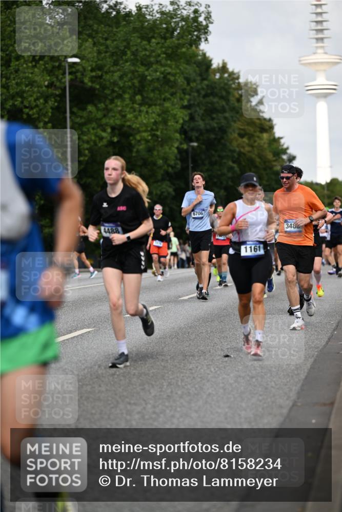 29.06.2025 - hella hamburg halbmarathon Dr. Thomas Lammeyer http://msf.ph/oto/8158234 29.06.2025 10:08:21 Kennedybrücke 1032, 1161, 1355, 1367, 1377, 1674, 2277, 2979, 3413, 3488, 4488, 4951, 5058, 5354, 5363, 5365, 5976, 6142, 6706, 6709, 7485, 8177, 8421, 9526, 10756 meine-sportfotos.de