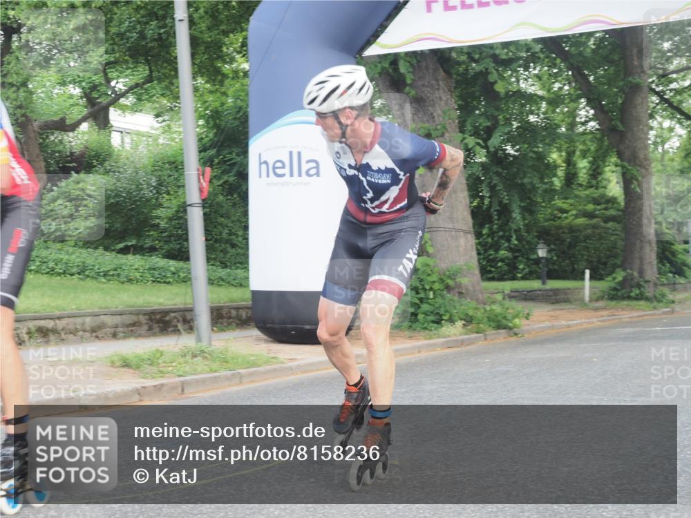 29.06.2025 - hella hamburg halbmarathon KatJ http://msf.ph/oto/8158236 29.06.2025 09:04:24 Zwischen KM18-KM19  meine-sportfotos.de
