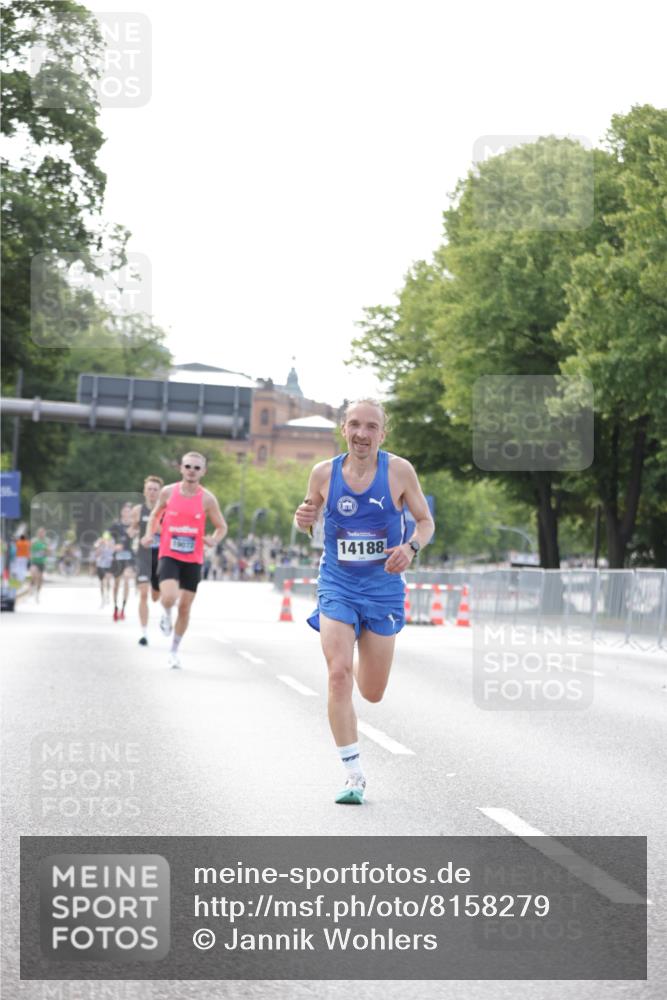 29.06.2025 - hella hamburg halbmarathon Jannik Wohlers http://msf.ph/oto/8158279 29.06.2025 09:38:49 Lombardsbrücke 14188, 16529, 19072 meine-sportfotos.de
