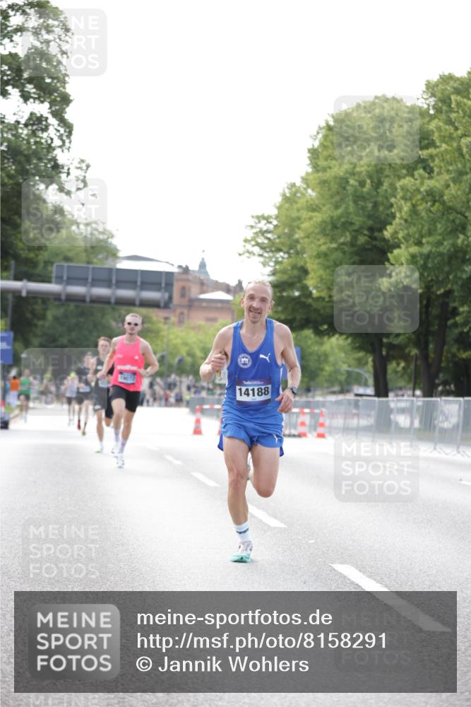29.06.2025 - hella hamburg halbmarathon Jannik Wohlers http://msf.ph/oto/8158291 29.06.2025 09:38:49 Lombardsbrücke 14188, 16529, 19072 meine-sportfotos.de