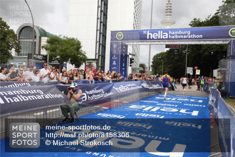 29.06.2025 - hella hamburg halbmarathon Michael Strokosch http://msf.ph/oto/8158306 29.06.2025 10:23:50 Ziel 5301, 6699, 9151, 9447, 10780 meine-sportfotos.de
