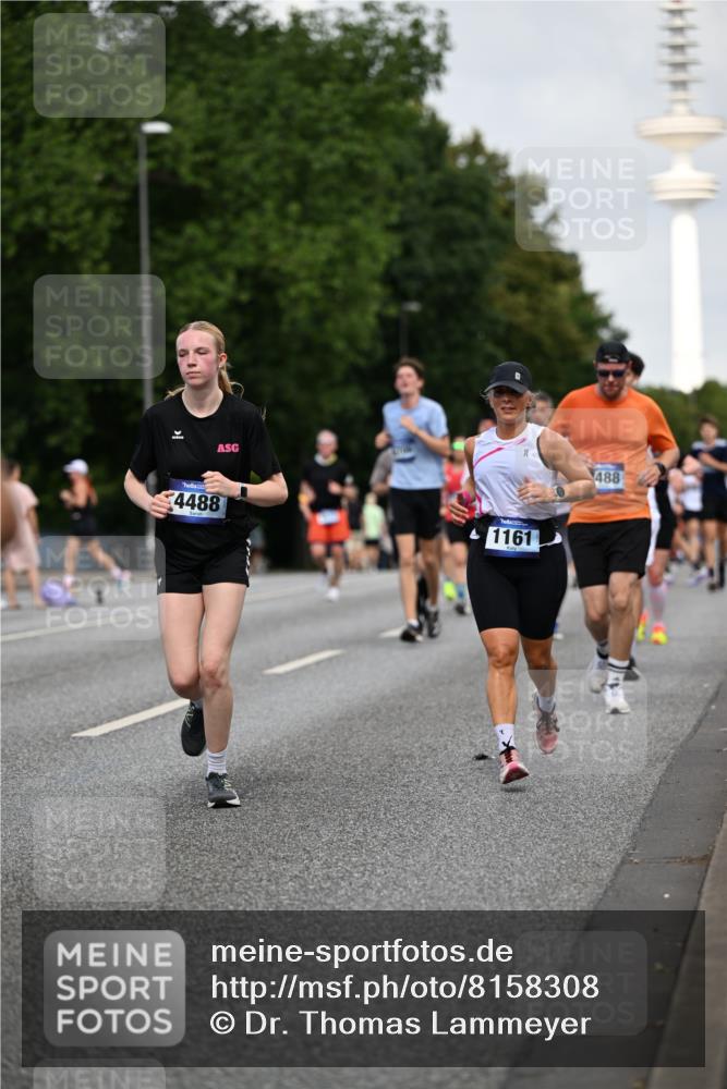 29.06.2025 - hella hamburg halbmarathon Dr. Thomas Lammeyer http://msf.ph/oto/8158308 29.06.2025 10:08:22 Kennedybrücke 1032, 1161, 1355, 1367, 1377, 1674, 2277, 2979, 3413, 3488, 4488, 4951, 5354, 5363, 5365, 5976, 6142, 6706, 6709, 7485, 8177, 9526, 10756 meine-sportfotos.de