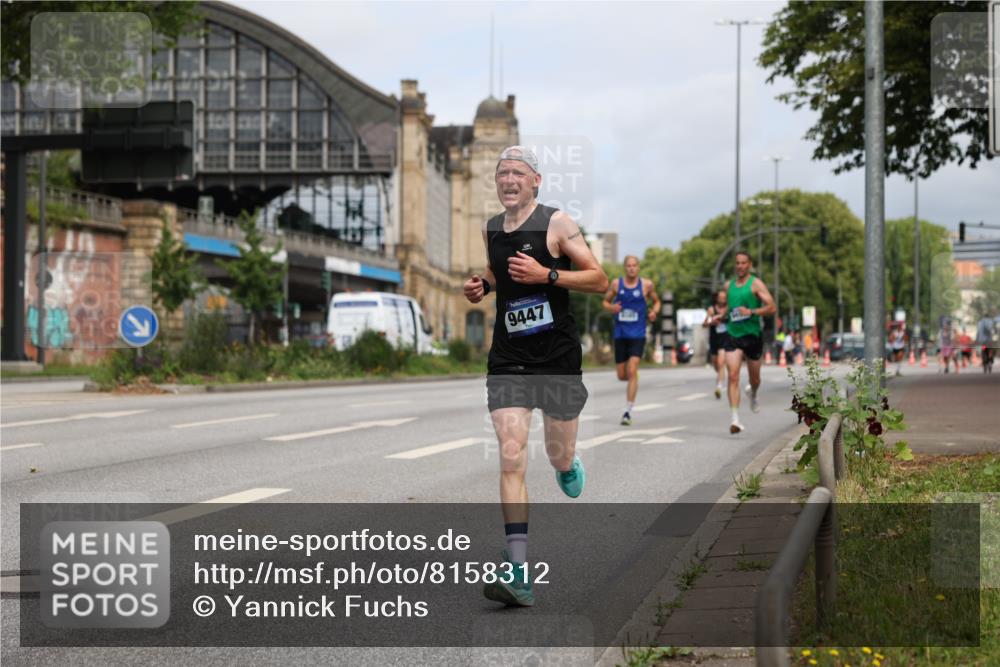 29.06.2025 - hella hamburg halbmarathon Yannick Fuchs http://msf.ph/oto/8158312 29.06.2025 10:19:05 20KM 5301, 6699, 6816, 7963, 9385, 9447, 10780, 11194, 12360, 13440, 19078 meine-sportfotos.de