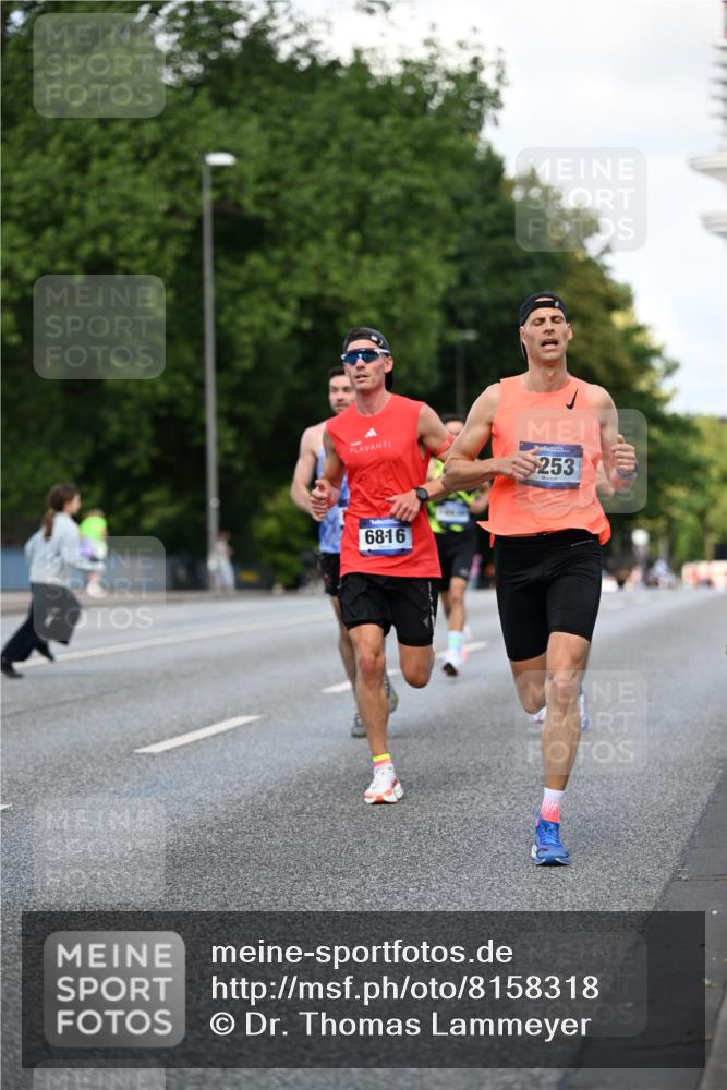29.06.2025 - hella hamburg halbmarathon Dr. Thomas Lammeyer http://msf.ph/oto/8158318 29.06.2025 09:43:40 Kennedybrücke 5253, 6816, 9151, 9447, 9475 meine-sportfotos.de