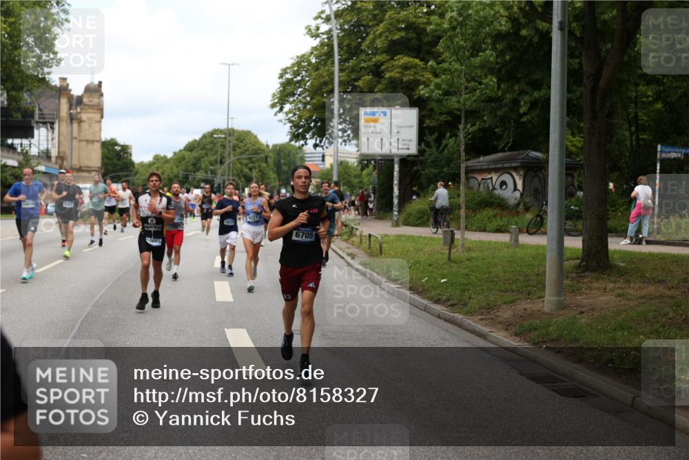29.06.2025 - hella hamburg halbmarathon Yannick Fuchs http://msf.ph/oto/8158327 29.06.2025 10:38:34 20KM 1220, 1391, 1415, 1558, 1902, 2365, 2402, 2816, 3004, 3021, 3907, 4310, 4425, 4981, 4991, 4999, 5231, 5275, 5476, 5624, 5884, 6490, 6705, 6903, 6991, 7005, 7191, 7322, 8063, 8145, 8218, 8722, 9081, 9159, 9374, 9444, 9633, 10193, 10596, 10669, 10930, 11346, 11469, 12554, 12966, 13421, 13996, 14667, 14798, 14816, 14861, 15185, 15225, 15233, 15280, 15512, 15862, 16062, 16224, 16301, 16316, 16506, 16547, 16549, 16893, 17251, 17376, 17729, 17748, 17912, 18942 meine-sportfotos.de