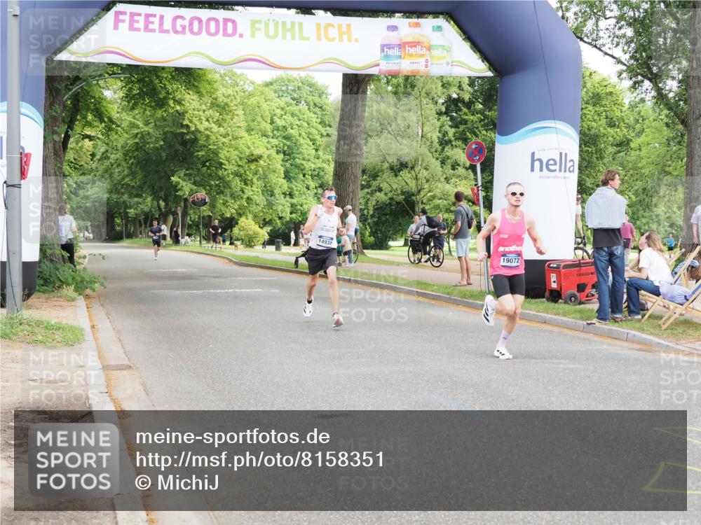 29.06.2025 - hella hamburg halbmarathon MichiJ http://msf.ph/oto/8158351 29.06.2025 10:08:58 Zwischen KM18-KM19 14932, 19072 meine-sportfotos.de