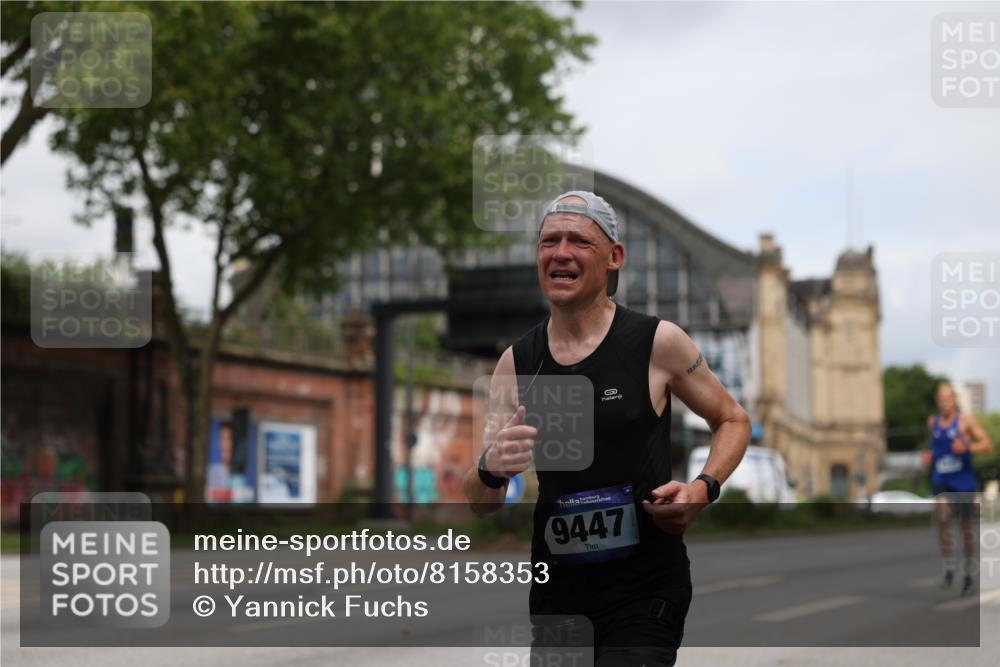 29.06.2025 - hella hamburg halbmarathon Yannick Fuchs http://msf.ph/oto/8158353 29.06.2025 10:19:06 20KM 5301, 6699, 6816, 7963, 9385, 9447, 10234, 10780, 11194, 12360, 13440, 19078 meine-sportfotos.de