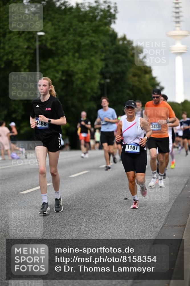 29.06.2025 - hella hamburg halbmarathon Dr. Thomas Lammeyer http://msf.ph/oto/8158354 29.06.2025 10:08:22 Kennedybrücke 1032, 1161, 1355, 1367, 1377, 1674, 2277, 2979, 3413, 3488, 4488, 4951, 5354, 5363, 5365, 5976, 6142, 6706, 6709, 7485, 8177, 9526, 10756 meine-sportfotos.de
