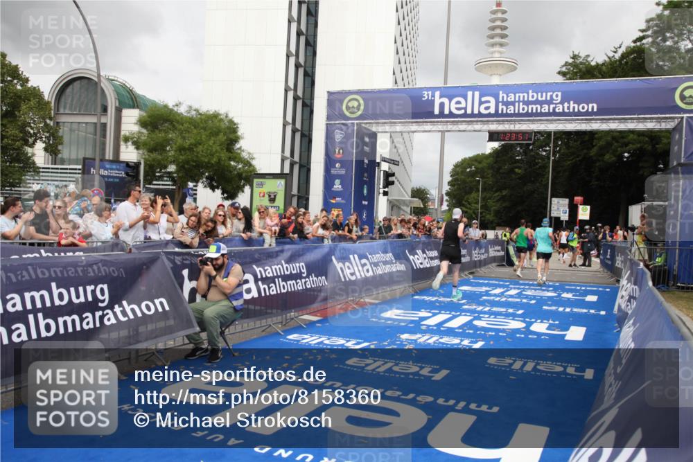 29.06.2025 - hella hamburg halbmarathon Michael Strokosch http://msf.ph/oto/8158360 29.06.2025 10:23:55 Ziel 6699, 7963, 9447, 10780, 12360 meine-sportfotos.de