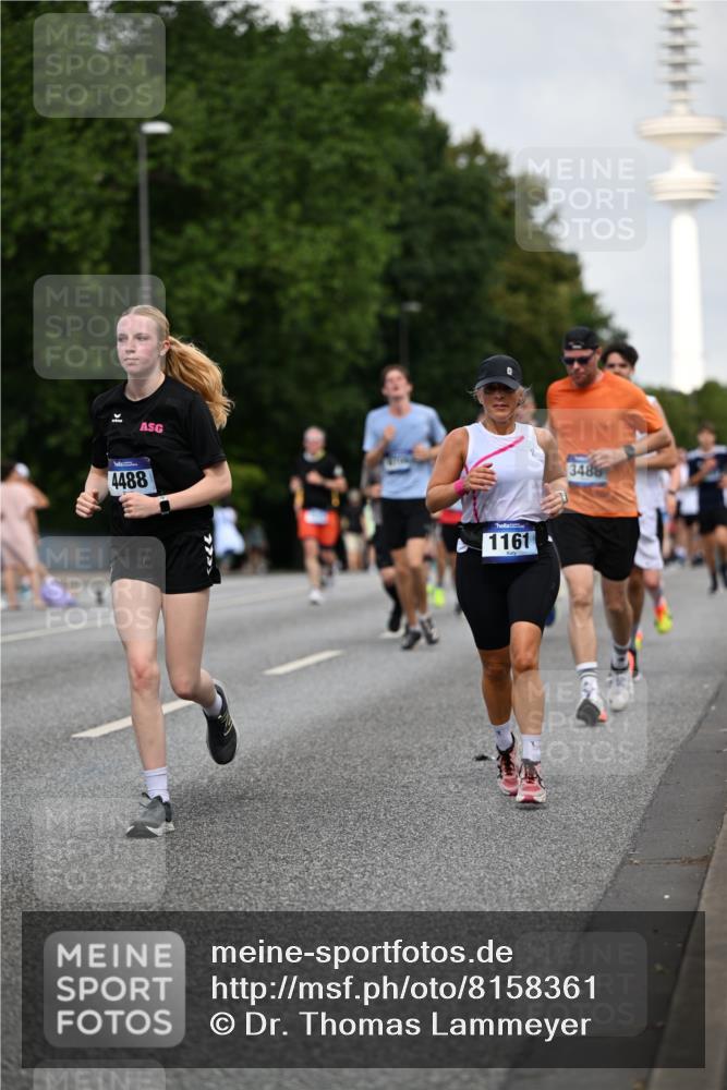 29.06.2025 - hella hamburg halbmarathon Dr. Thomas Lammeyer http://msf.ph/oto/8158361 29.06.2025 10:08:22 Kennedybrücke 1032, 1161, 1355, 1367, 1377, 1674, 2277, 2979, 3413, 3488, 4488, 4951, 5354, 5363, 5365, 5976, 6142, 6706, 6709, 7485, 8177, 9526, 10756 meine-sportfotos.de