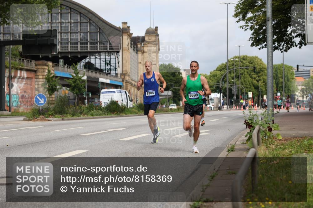 29.06.2025 - hella hamburg halbmarathon Yannick Fuchs http://msf.ph/oto/8158369 29.06.2025 10:19:07 20KM 5301, 6699, 6816, 7963, 9385, 9447, 10234, 10780, 11194, 12360, 13440, 19078 meine-sportfotos.de
