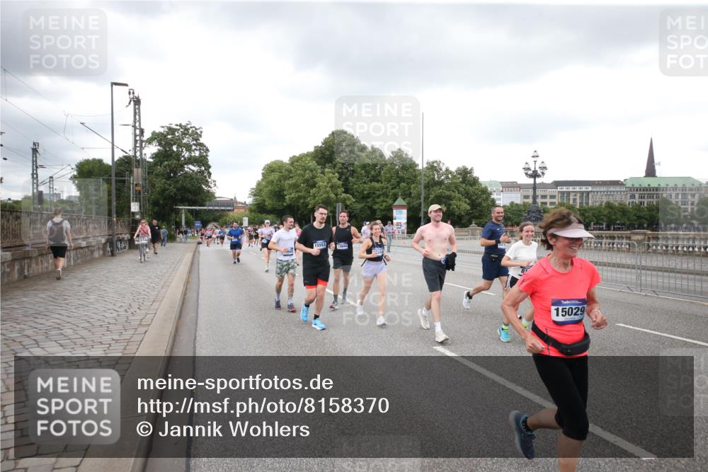 29.06.2025 - hella hamburg halbmarathon Jannik Wohlers http://msf.ph/oto/8158370 29.06.2025 10:54:28 Lombardsbrücke 1198, 2084, 2566, 2632, 3002, 4191, 4192, 5392, 5500, 5727, 5882, 6839, 6982, 8012, 8186, 9521, 9596, 10109, 10331, 10471, 10686, 11033, 11226, 11287, 12240, 12268, 12270, 13272, 13283, 13944, 13945, 13979, 13980, 14752, 15271, 15553, 16019, 16432, 16443, 16637, 16665, 18168, 18372, 19111 meine-sportfotos.de