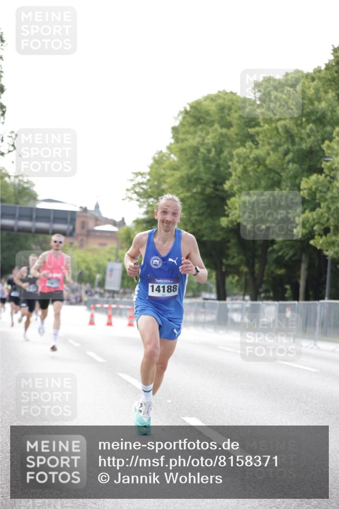 29.06.2025 - hella hamburg halbmarathon Jannik Wohlers http://msf.ph/oto/8158371 29.06.2025 09:38:49 Lombardsbrücke 14188, 16529, 19072 meine-sportfotos.de