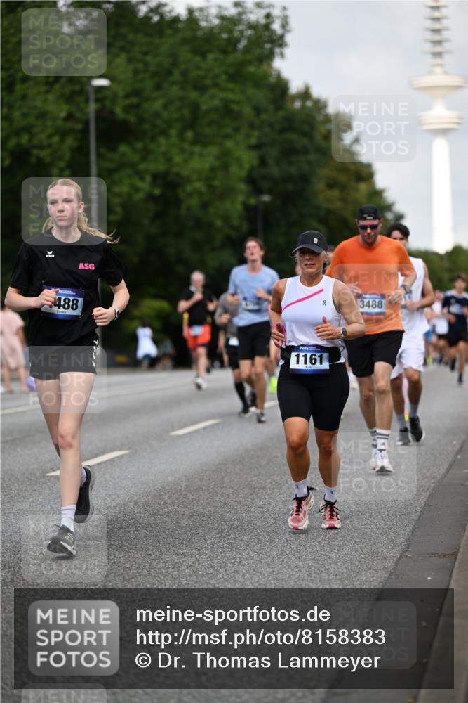 29.06.2025 - hella hamburg halbmarathon Dr. Thomas Lammeyer http://msf.ph/oto/8158383 29.06.2025 10:08:22 Kennedybrücke 1032, 1161, 1355, 1367, 1377, 1674, 2277, 2979, 3413, 3488, 4488, 4951, 5354, 5363, 5365, 5976, 6142, 6706, 6709, 7485, 8177, 9526, 10756 meine-sportfotos.de