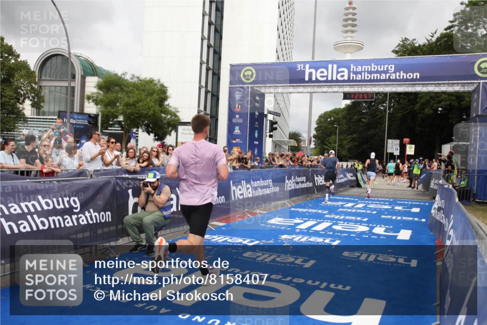 29.06.2025 - hella hamburg halbmarathon Michael Strokosch http://msf.ph/oto/8158407 29.06.2025 10:24:01 Ziel 7963, 11194, 12360, 13440, 14753 meine-sportfotos.de