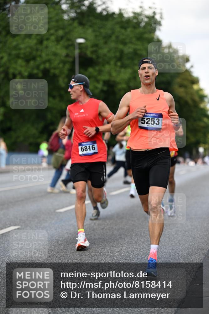 29.06.2025 - hella hamburg halbmarathon Dr. Thomas Lammeyer http://msf.ph/oto/8158414 29.06.2025 09:43:41 Kennedybrücke 5253, 6816, 9151, 9447, 9475 meine-sportfotos.de