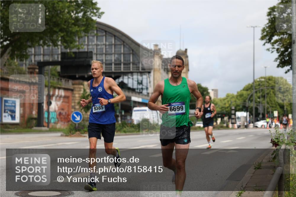 29.06.2025 - hella hamburg halbmarathon Yannick Fuchs http://msf.ph/oto/8158415 29.06.2025 10:19:08 20KM 5301, 6699, 6816, 7963, 9385, 9447, 10234, 10780, 11194, 12360, 13440, 19078 meine-sportfotos.de