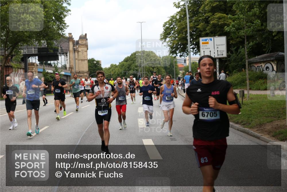 29.06.2025 - hella hamburg halbmarathon Yannick Fuchs http://msf.ph/oto/8158435 29.06.2025 10:38:35 20KM 1220, 1391, 1415, 1558, 1902, 2365, 2402, 2816, 3004, 3021, 3907, 4310, 4425, 4981, 4991, 4999, 5231, 5275, 5476, 5624, 5884, 6490, 6705, 6903, 6991, 7005, 7191, 7322, 8063, 8145, 8722, 9081, 9159, 9374, 9444, 9633, 10193, 10596, 10669, 10930, 11346, 11469, 12159, 12554, 12711, 12966, 13123, 13421, 13996, 14667, 14798, 14816, 14861, 15185, 15225, 15233, 15280, 15512, 15862, 16062, 16224, 16301, 16316, 16506, 16547, 16549, 16893, 17251, 17376, 17729, 17748, 17912 meine-sportfotos.de