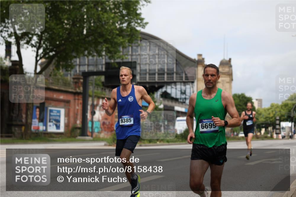 29.06.2025 - hella hamburg halbmarathon Yannick Fuchs http://msf.ph/oto/8158438 29.06.2025 10:19:08 20KM 5301, 6699, 6816, 7963, 9385, 9447, 10234, 10780, 11194, 12360, 13440, 19078 meine-sportfotos.de