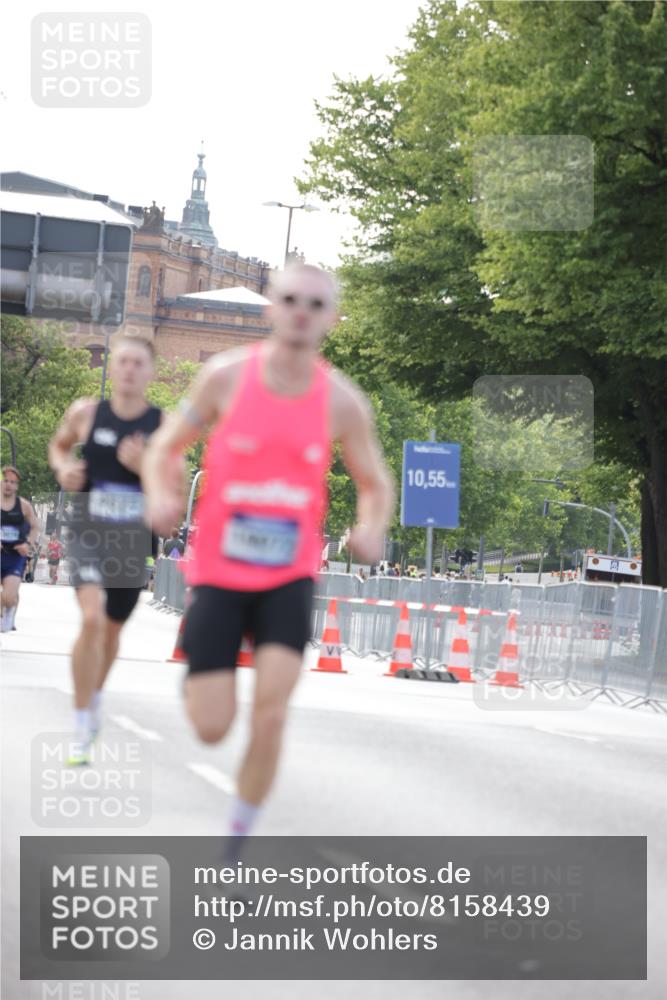 29.06.2025 - hella hamburg halbmarathon Jannik Wohlers http://msf.ph/oto/8158439 29.06.2025 09:38:51 Lombardsbrücke 4524, 14188, 16529, 19072 meine-sportfotos.de