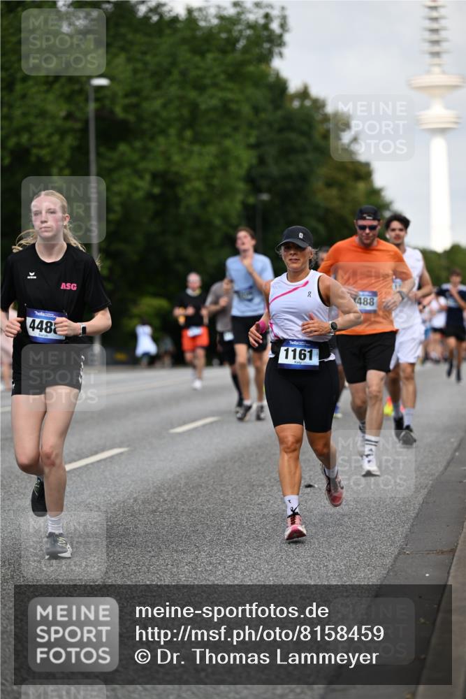 29.06.2025 - hella hamburg halbmarathon Dr. Thomas Lammeyer http://msf.ph/oto/8158459 29.06.2025 10:08:22 Kennedybrücke 1032, 1161, 1355, 1367, 1377, 1674, 2277, 2979, 3413, 3488, 4488, 4951, 5354, 5363, 5365, 5976, 6142, 6706, 6709, 7485, 8177, 9526, 10756 meine-sportfotos.de