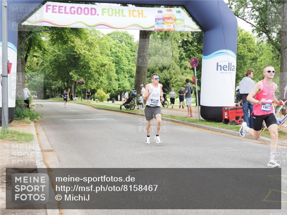 29.06.2025 - hella hamburg halbmarathon MichiJ http://msf.ph/oto/8158467 29.06.2025 10:08:59 Zwischen KM18-KM19 14932, 19072 meine-sportfotos.de
