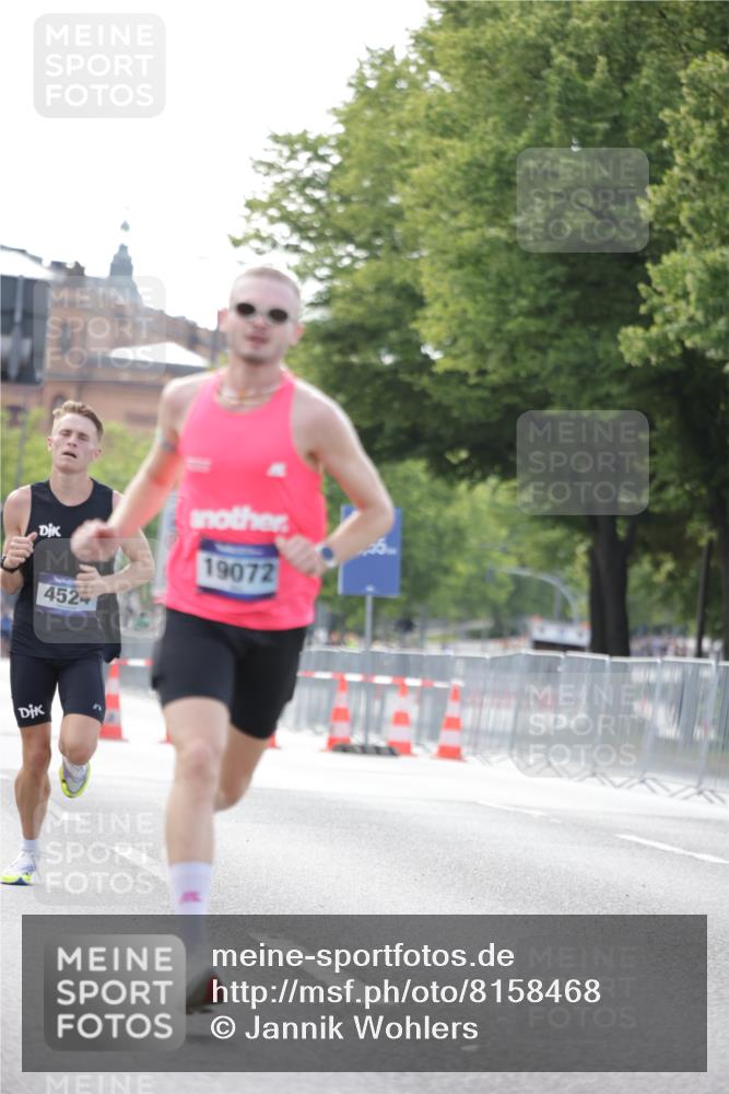 29.06.2025 - hella hamburg halbmarathon Jannik Wohlers http://msf.ph/oto/8158468 29.06.2025 09:38:51 Lombardsbrücke 4524, 14188, 16529, 19072 meine-sportfotos.de