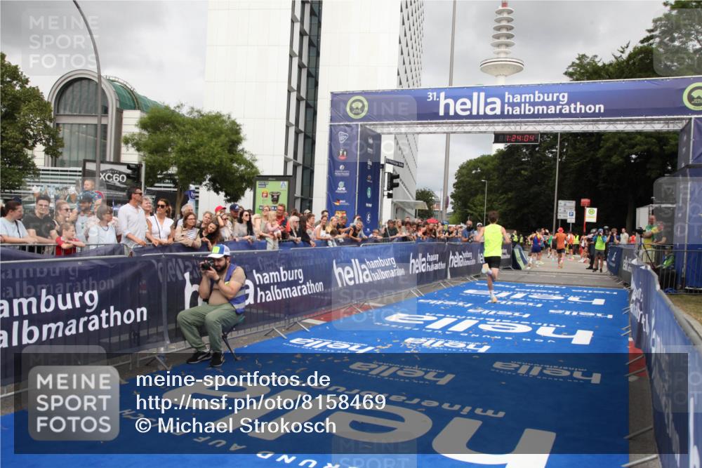 29.06.2025 - hella hamburg halbmarathon Michael Strokosch http://msf.ph/oto/8158469 29.06.2025 10:24:08 Ziel 9269, 10234, 14753, 17614, 19041 meine-sportfotos.de