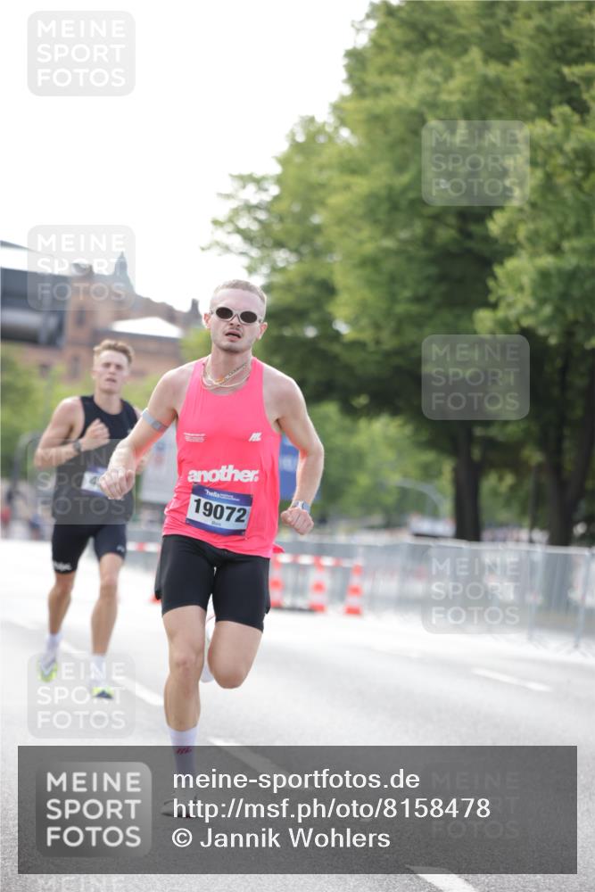 29.06.2025 - hella hamburg halbmarathon Jannik Wohlers http://msf.ph/oto/8158478 29.06.2025 09:38:51 Lombardsbrücke 4524, 14188, 16529, 19072 meine-sportfotos.de