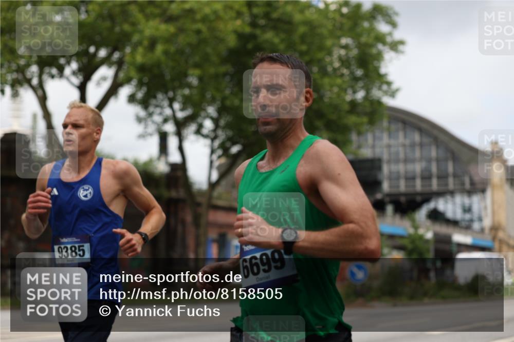 29.06.2025 - hella hamburg halbmarathon Yannick Fuchs http://msf.ph/oto/8158505 29.06.2025 10:19:09 20KM 5301, 6699, 6816, 7963, 9385, 9447, 10234, 10780, 11194, 12360, 13440, 19078 meine-sportfotos.de