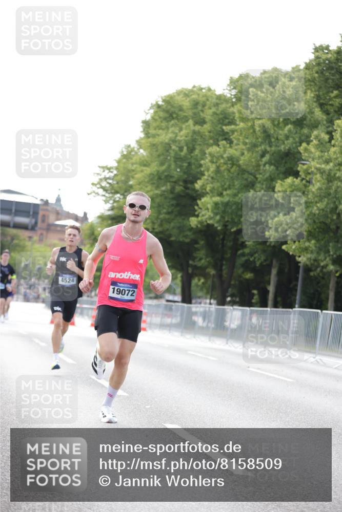 29.06.2025 - hella hamburg halbmarathon Jannik Wohlers http://msf.ph/oto/8158509 29.06.2025 09:38:51 Lombardsbrücke 4524, 14188, 16529, 19072 meine-sportfotos.de