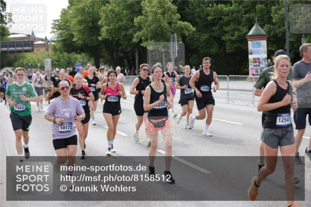 29.06.2025 - hella hamburg halbmarathon Jannik Wohlers http://msf.ph/oto/8158512 29.06.2025 10:18:09 Lombardsbrücke 1234, 1820, 2703, 3202, 3529, 4123, 4383, 4802, 5049, 5909, 5910, 6332, 6533, 7160, 7214, 7454, 8341, 8665, 9222, 9276, 9505, 9586, 9658, 9748, 10172, 10502, 10659, 10687, 10856, 11020, 12541, 12548, 12552, 12703, 12847, 13193, 13341, 13370, 13933, 14023, 14247, 14332, 14627, 14760, 14770, 14967, 15138, 15208, 15393, 15436, 15749, 16209, 16451, 16828, 16833, 17048, 17283, 18246, 18697, 18807, 18825 meine-sportfotos.de