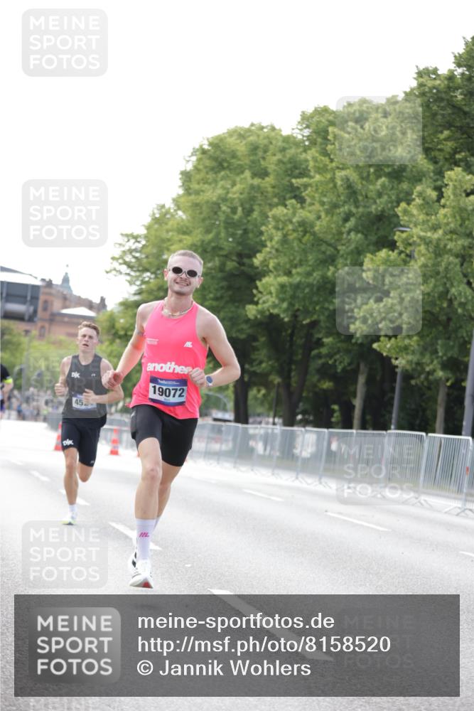 29.06.2025 - hella hamburg halbmarathon Jannik Wohlers http://msf.ph/oto/8158520 29.06.2025 09:38:52 Lombardsbrücke 4524, 14188, 16529, 19072 meine-sportfotos.de