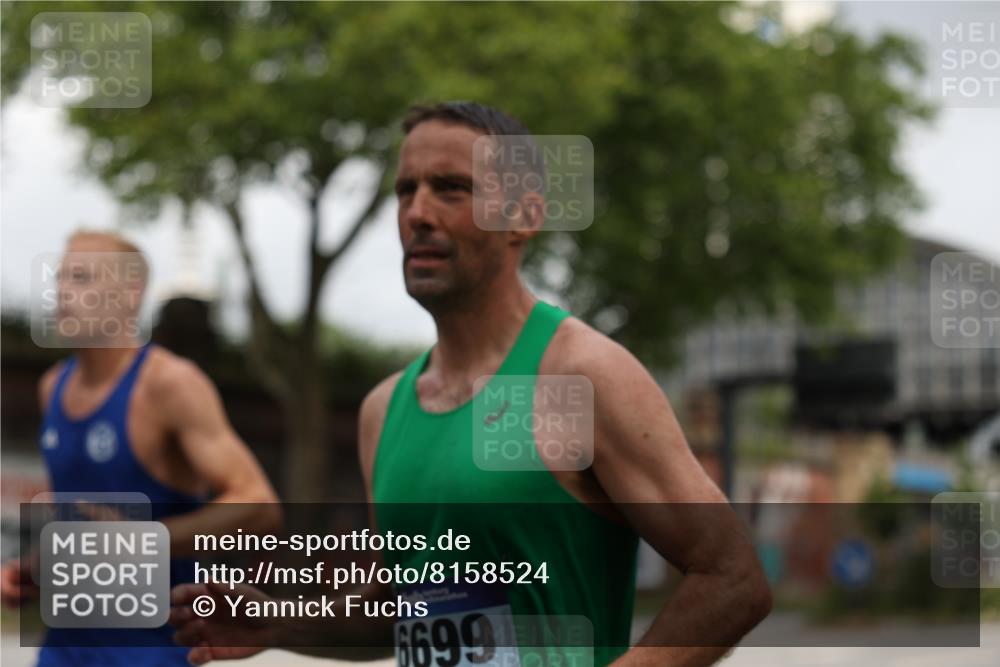 29.06.2025 - hella hamburg halbmarathon Yannick Fuchs http://msf.ph/oto/8158524 29.06.2025 10:19:09 20KM 5301, 6699, 6816, 7963, 9385, 9447, 10234, 10780, 11194, 12360, 13440, 19078 meine-sportfotos.de